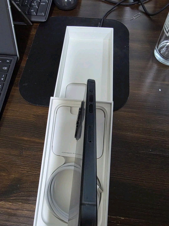 아이폰 15 Pro 블랙 티타늄 256GB--1