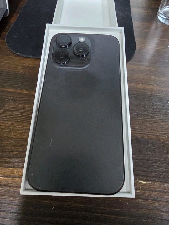 아이폰 15 Pro 블랙 티타늄 256GB--2