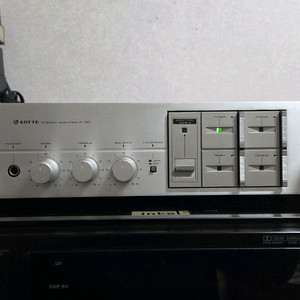 롯데 스테레오 앰프 A-30 슬림형 모델입니다