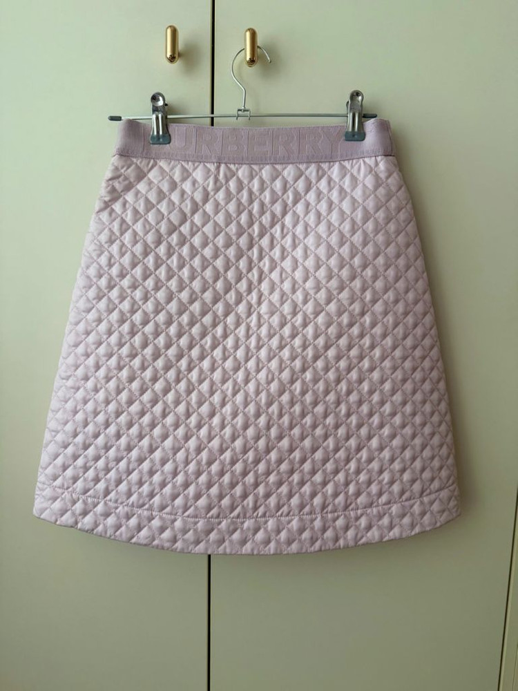 버버리 키즈 퀼팅 핑크 스커트 10y 판매해요--1