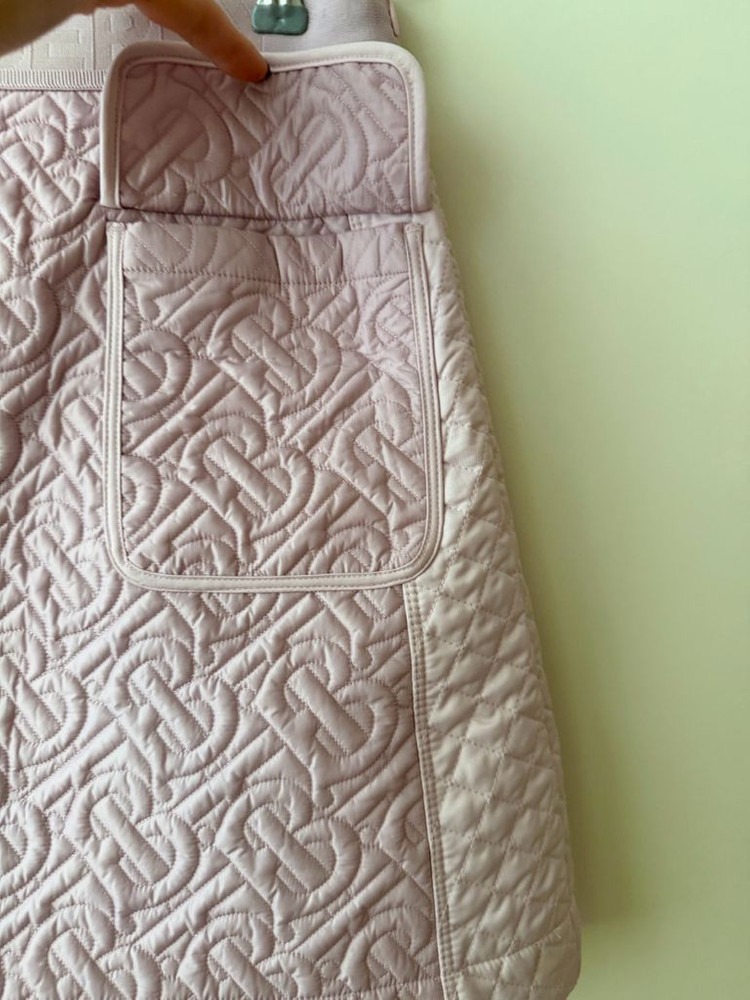 버버리 키즈 퀼팅 핑크 스커트 10y 판매해요--5