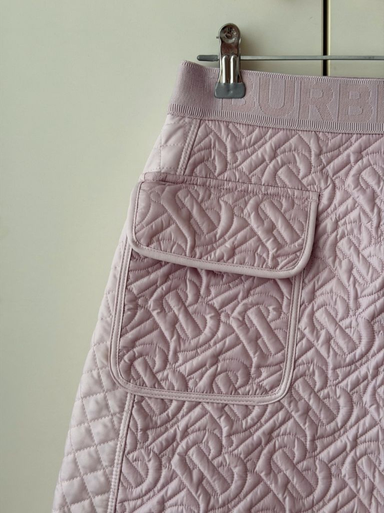 버버리 키즈 퀼팅 핑크 스커트 10y 판매해요--6