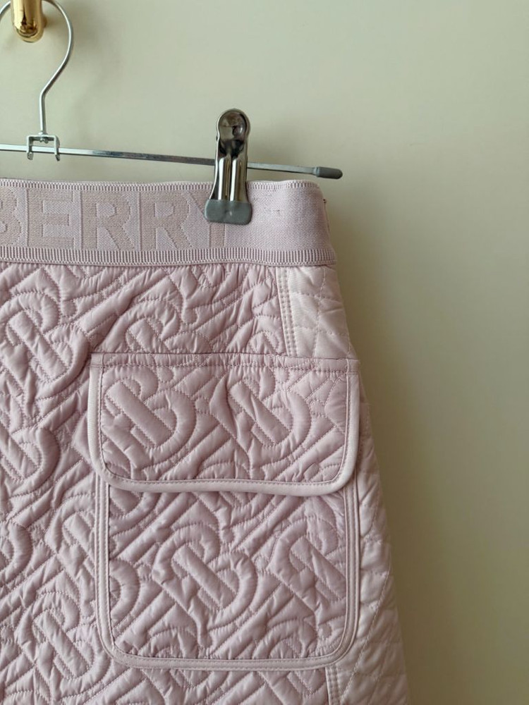 버버리 키즈 퀼팅 핑크 스커트 10y 판매해요--7