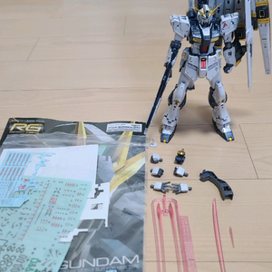 RG 뉴건담 티타늄피니쉬 (+델피 홀로데칼) 조립품 팝니다.