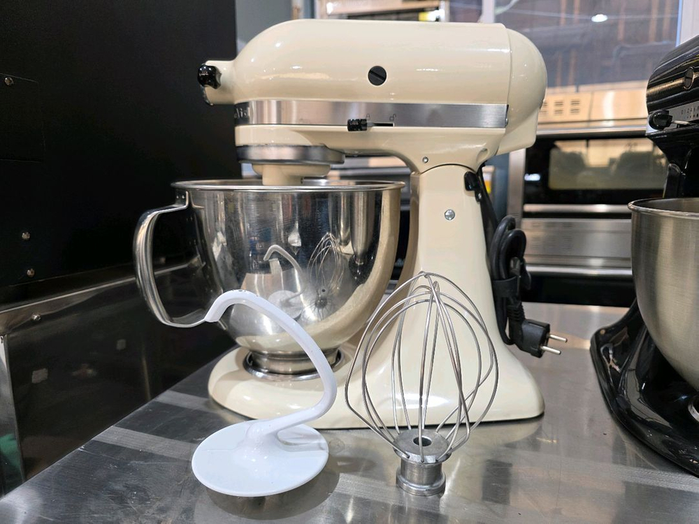키친에이드 아티잔 후드믹서 5KSM130WAC 이미지
