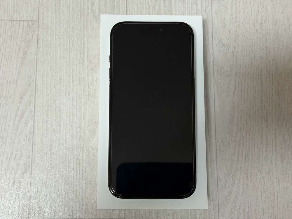 아이폰 15 프로 128기가 자급제 팝니다 (악세사리 다수)--2