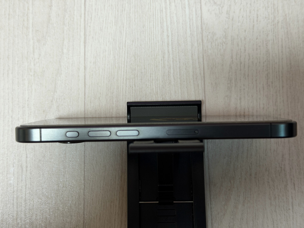 아이폰 15 프로 128기가 자급제 팝니다 (악세사리 다수)--7