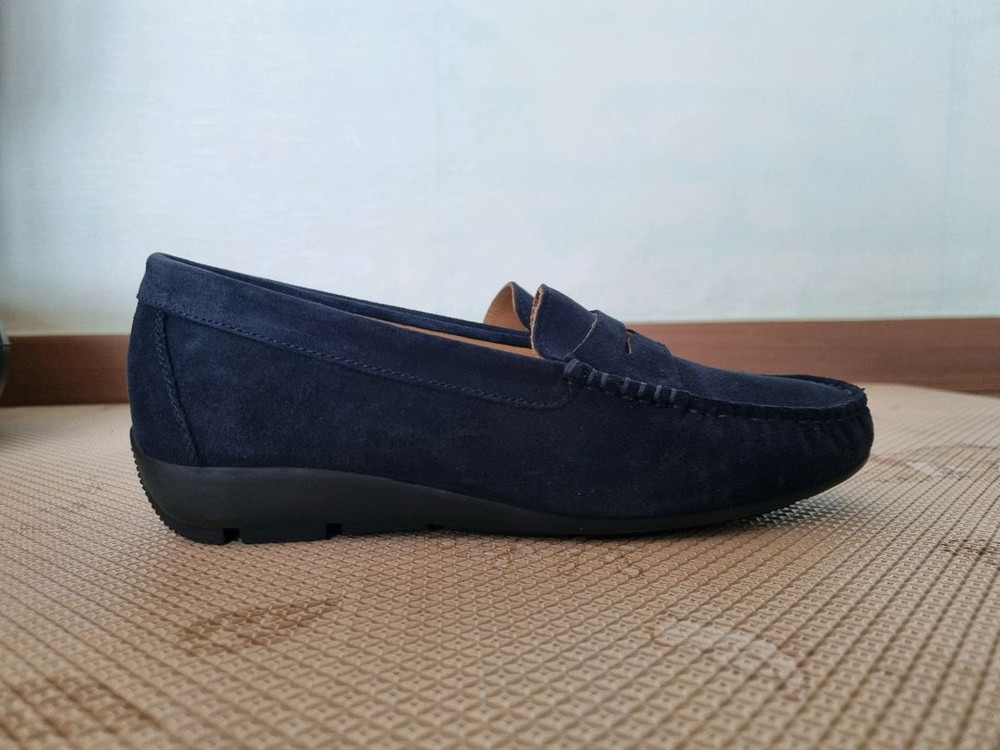 (새상품급)가이거 스웨이드 칼브펠 로퍼. 240. 네이비--1