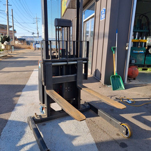 전동스테커 포크리프트 유압리프트