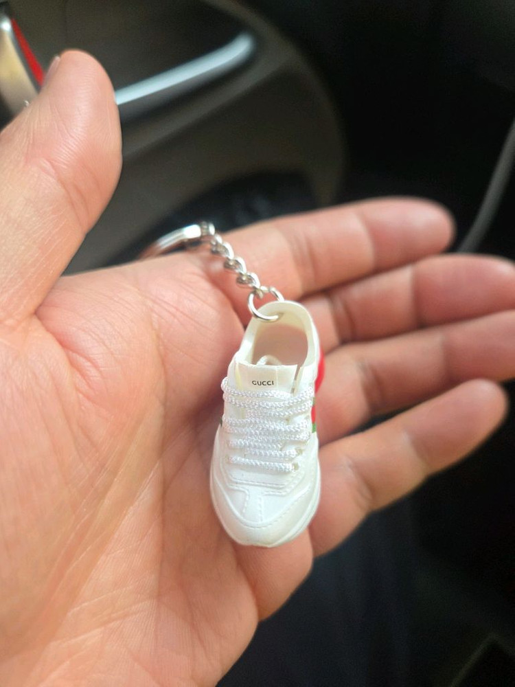 구찌 화이트 신발 운동화 열쇠고리,키링 이미지