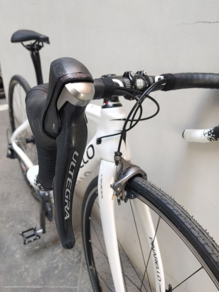 상태최상 이탈리아 17년 피나렐로 간 풀 울테그라 카본 로드자전거 425사이즈 팔아요.--5