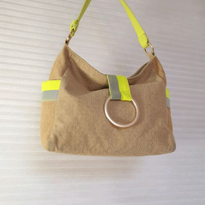 생명을 구한 방화복으로 만들어진 미니 토트백119RED