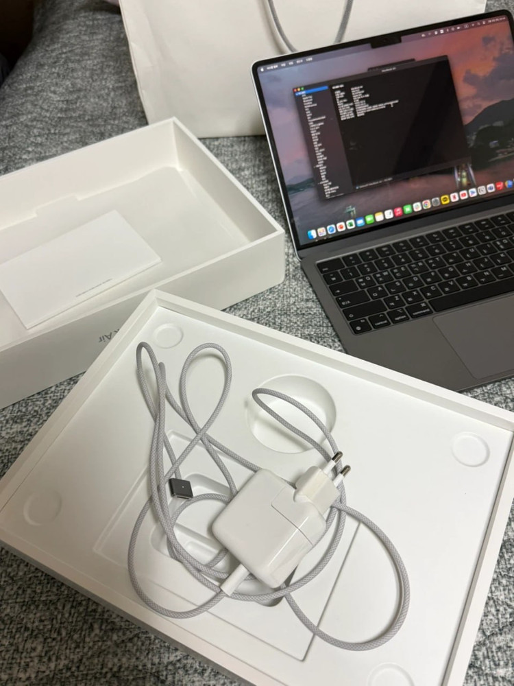 애플 맥북 에어 M2 13인치 스페이스 그레이--8