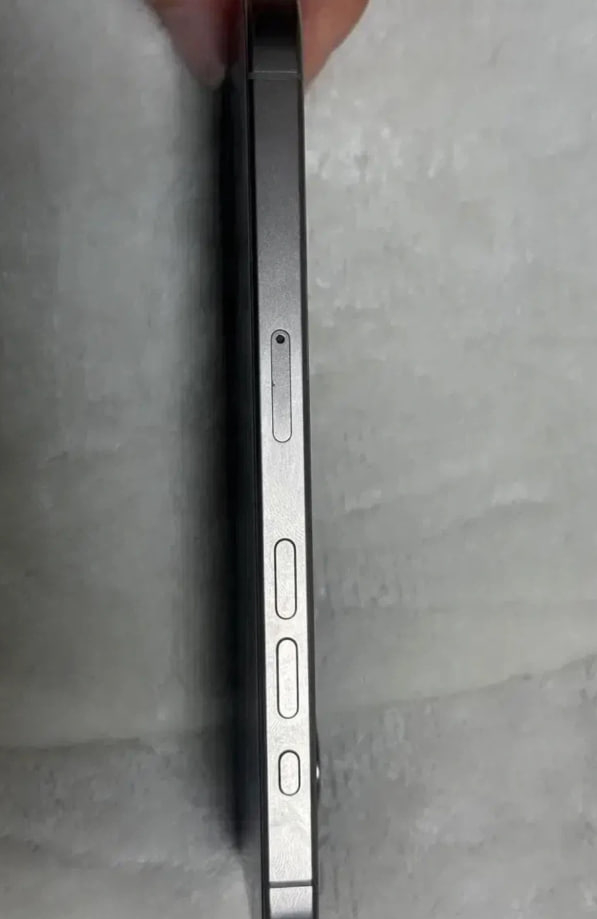 아이폰 15 Pro 실버 티타늄 128GB 모델 판매합니다--3