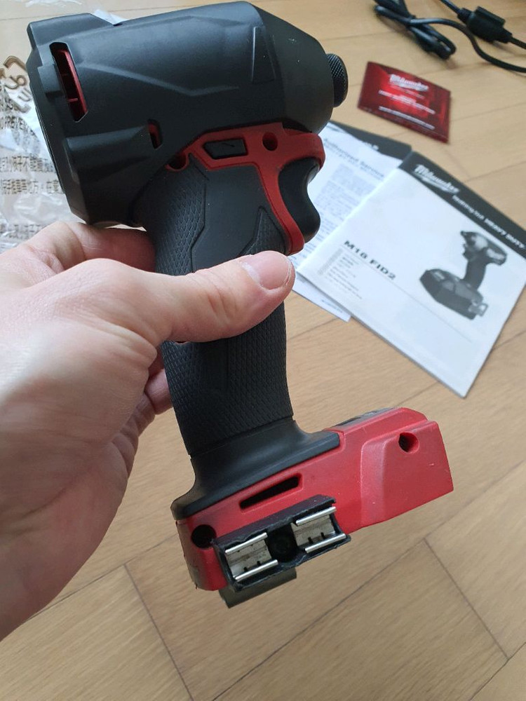 밀워키 m17 fid2 임팩 (네고불가)--3