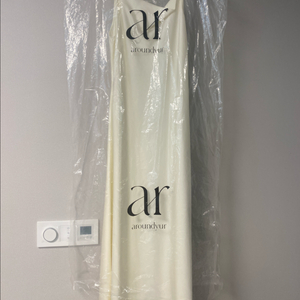 어라운드율 티파니 원피스 /크림 (새상품)