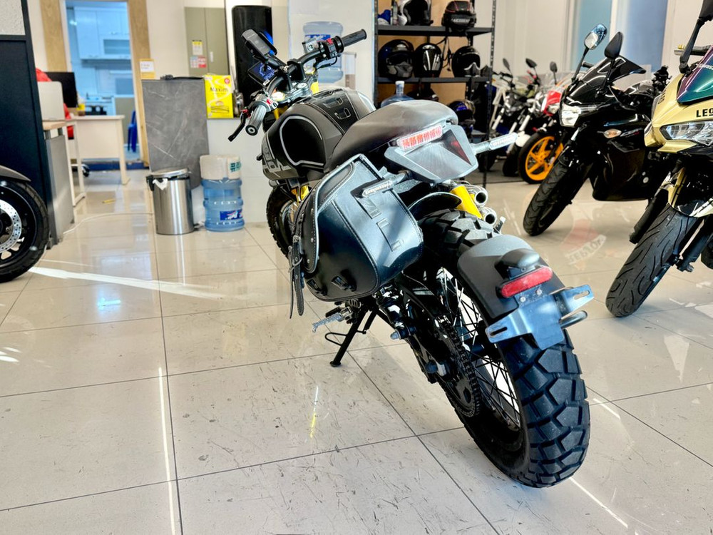 23년식 힙스터125 2,9XXkm 판매합니다:)--3