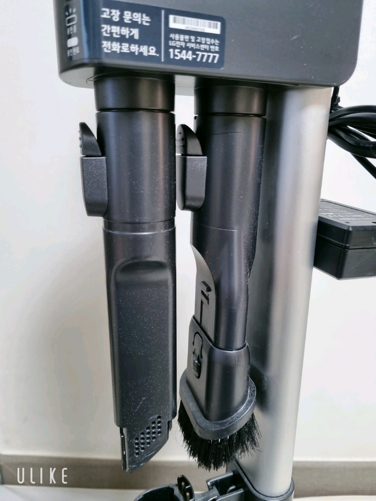 LG 코드제로 A9 무선청소기 + 거치대 + 물걸레 + 브러시--5