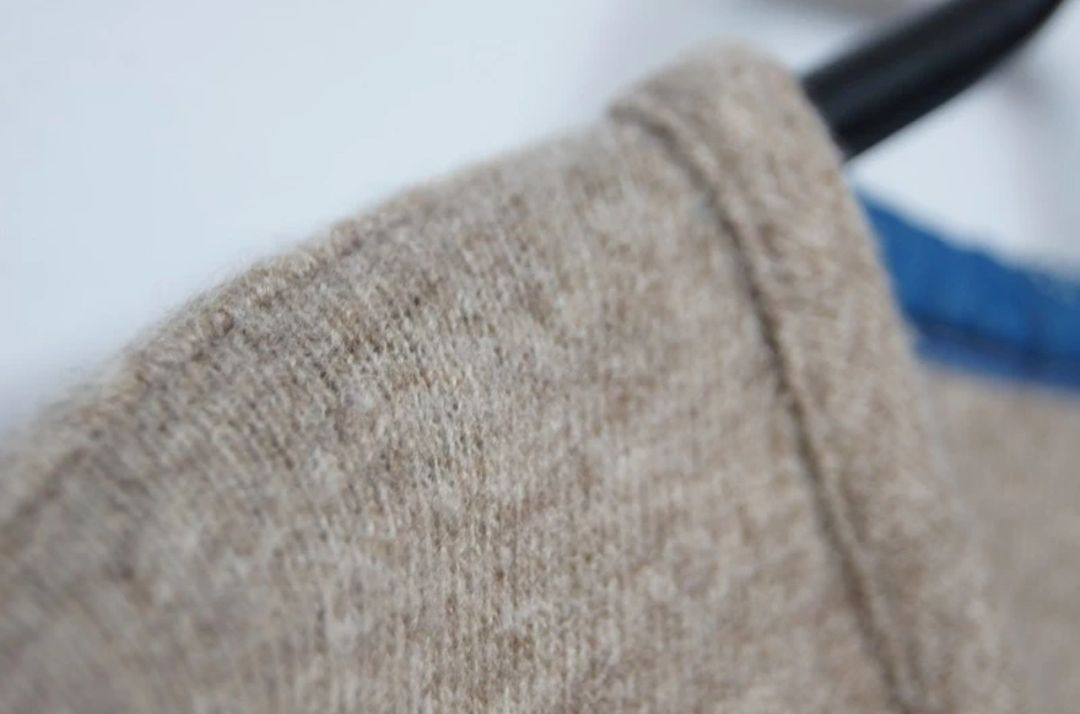 Kapital 캐피탈 헨리넥 가죽패치 니트 스웨터--2