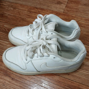 여성 나이키 운동화 245미리 이미지