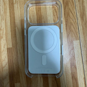 아이폰17프로 정품 애플 투명케이스 판매합니다.
