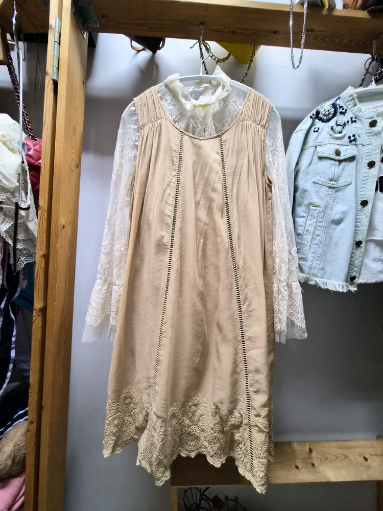 어반리서치 펀칭자수 원피스. 레이스 블라우스--8