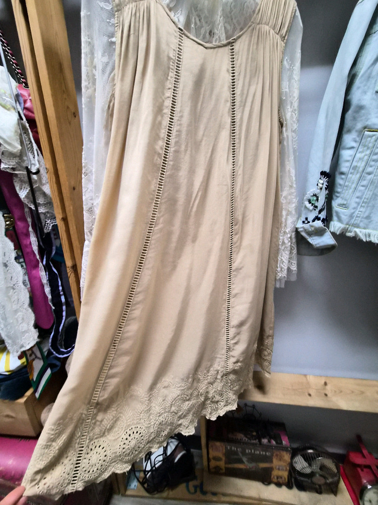 어반리서치 펀칭자수 원피스. 레이스 블라우스--12