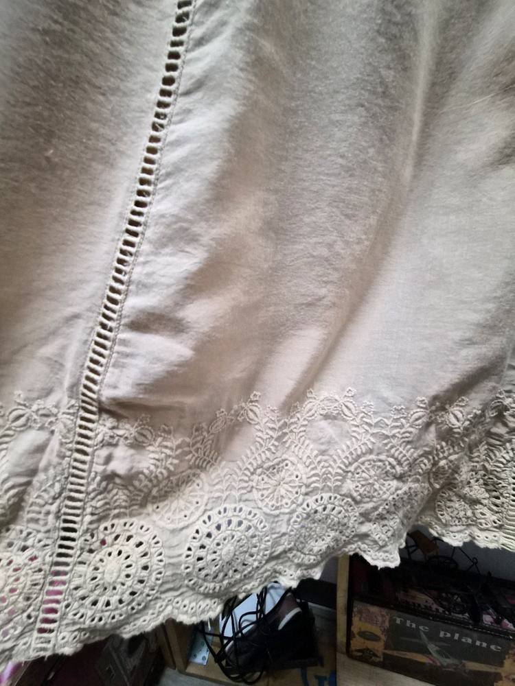 어반리서치 펀칭자수 원피스. 레이스 블라우스--1