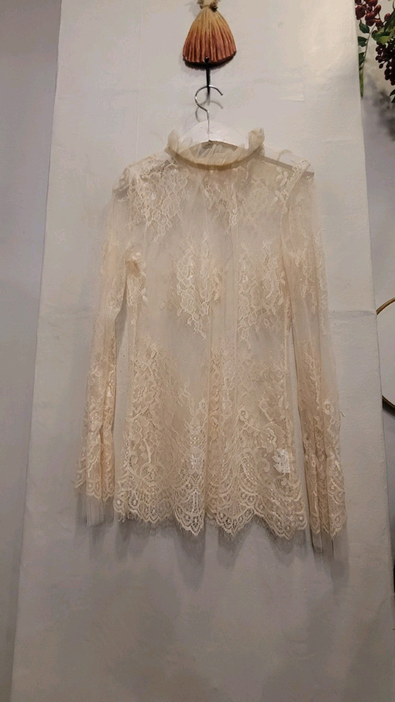 어반리서치 펀칭자수 원피스. 레이스 블라우스--7