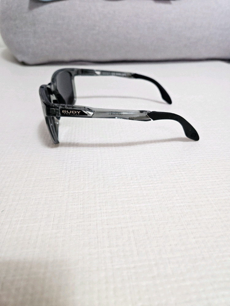 루디프로젝트 라이트플로우 아시안핏 크리스탈 애쉬 - 레이저블랙 판매합니다--1