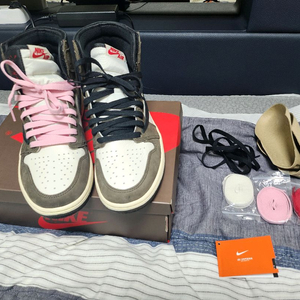 새상품 나이키 조던1x스캇 모카하이 275 싸게팝니다.