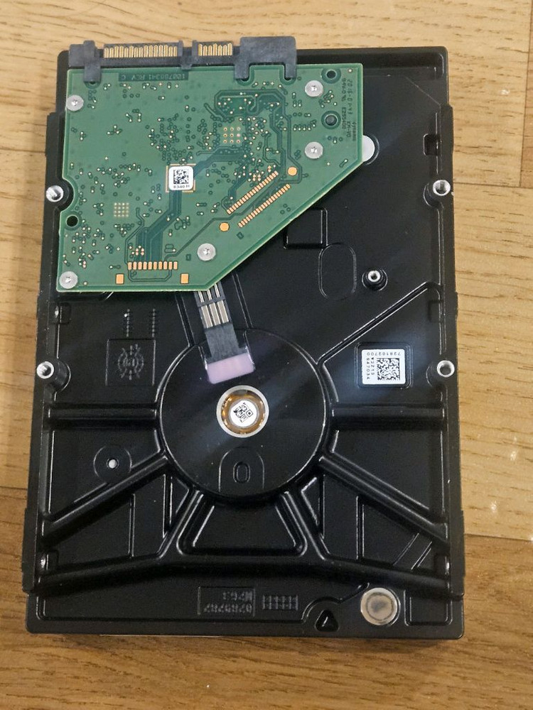 씨게이트 아이언울프 하드 4TB--2