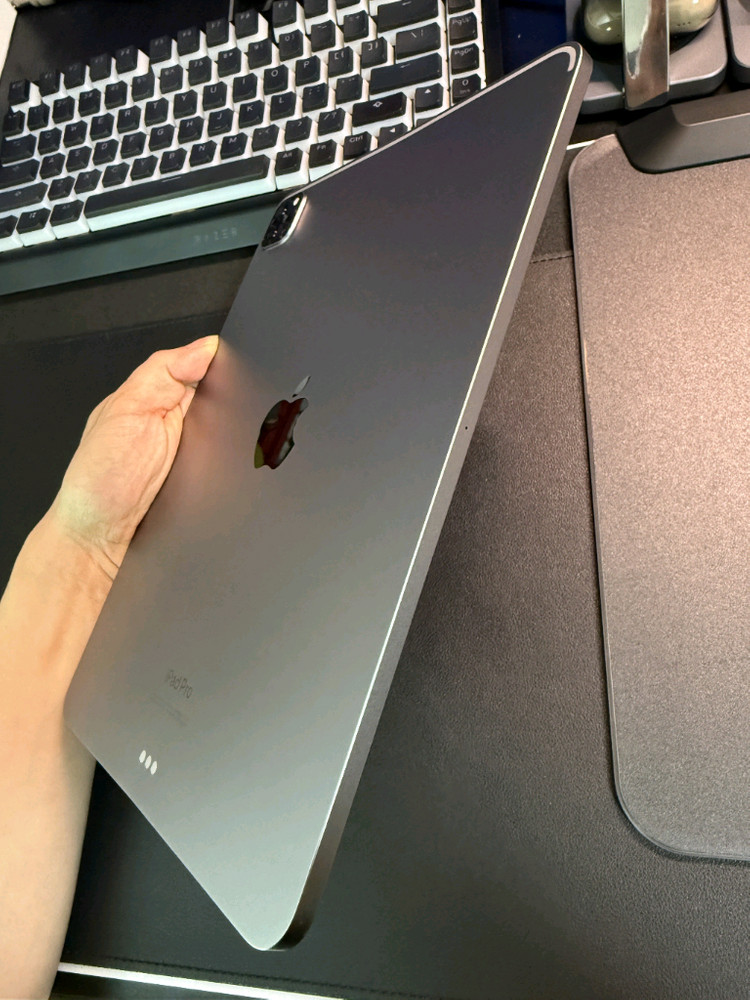 아이패드 프로 11 4세대 M2 128GB 판매합니다--2