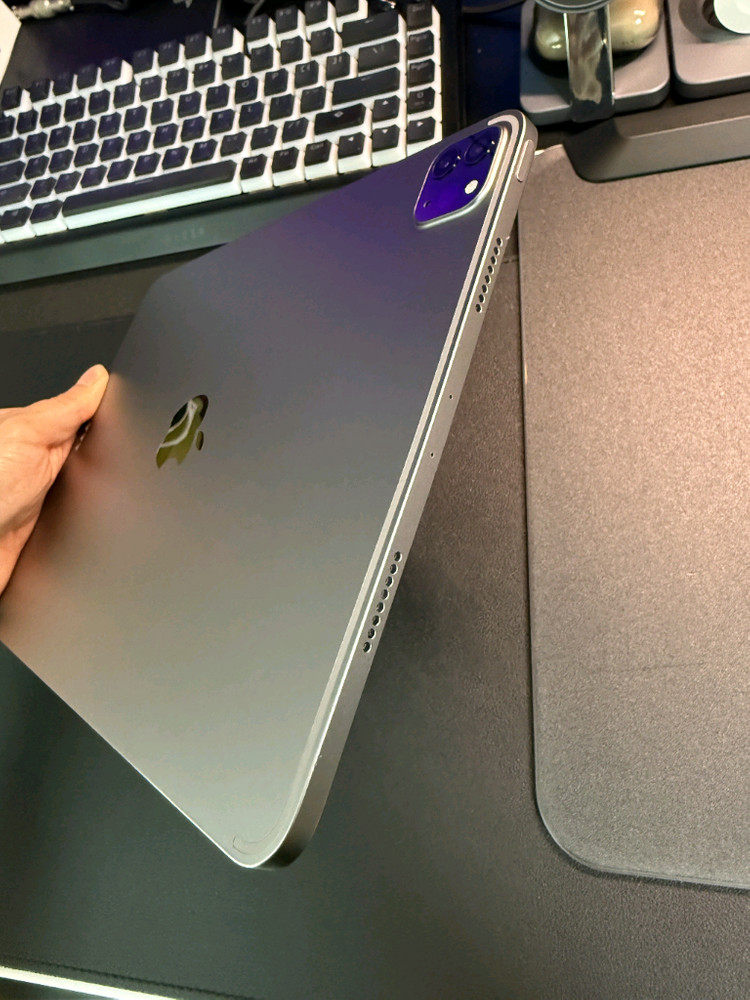 아이패드 프로 11 4세대 M2 128GB 판매합니다--4