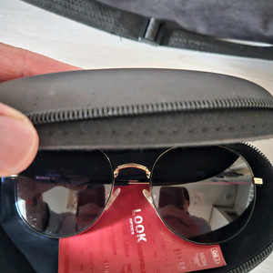 휠라 선글라스 판매합니다