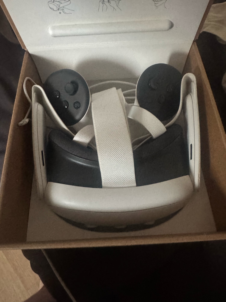 오큘러스 메타 퀘스트3 VR 헤드셋--1