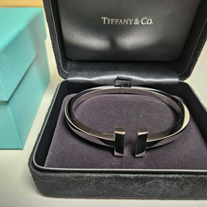 티파니 T스퀘어 팔찌 이미지