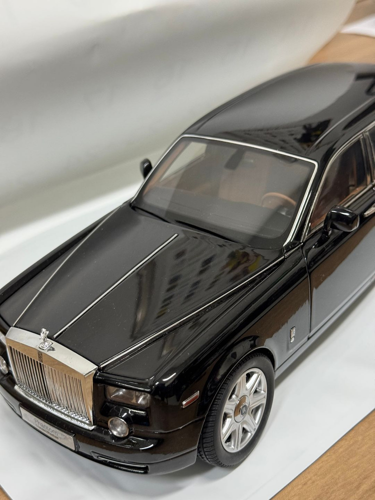 롤스로이스 팬텀(블랙 다이아몬드) 교쇼 1:18 다이캐스트 팝니다--1