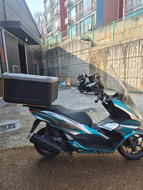 pcx125 22년 2만km 꺠끗한차량판매합니다--1