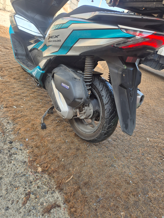 pcx125 22년 2만km 꺠끗한차량판매합니다--4