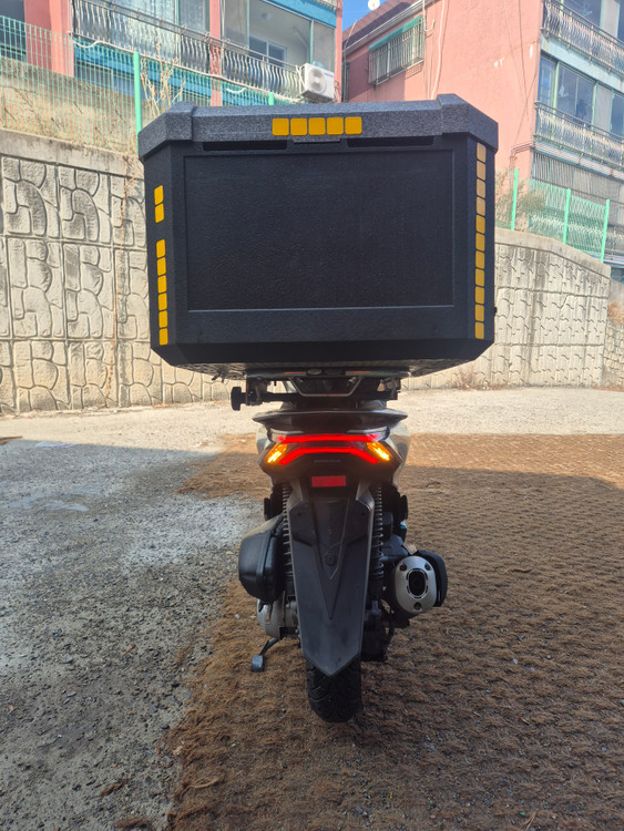 pcx125 22년 2만km 꺠끗한차량판매합니다--3