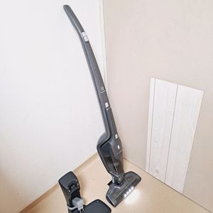 정상작동 일렉트로룩스 무선청소기 배터리48분 아이언그레이 스틱+핸디형