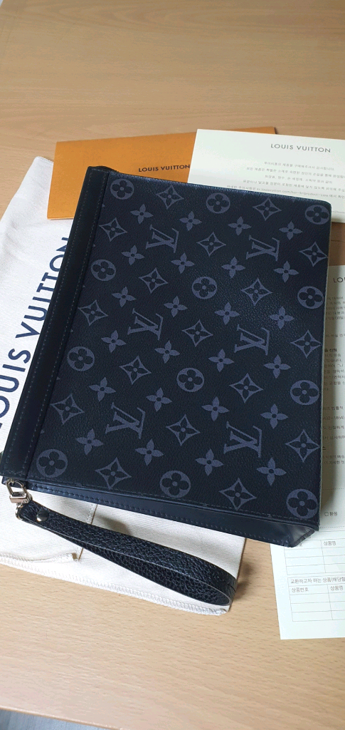 루이비통 포쉐트 보야주MM 클러치백 정품S급(감정O)프라다디올고야드샤넬셀린느보테가생로랑버버리발렌시아가파우치가방--1