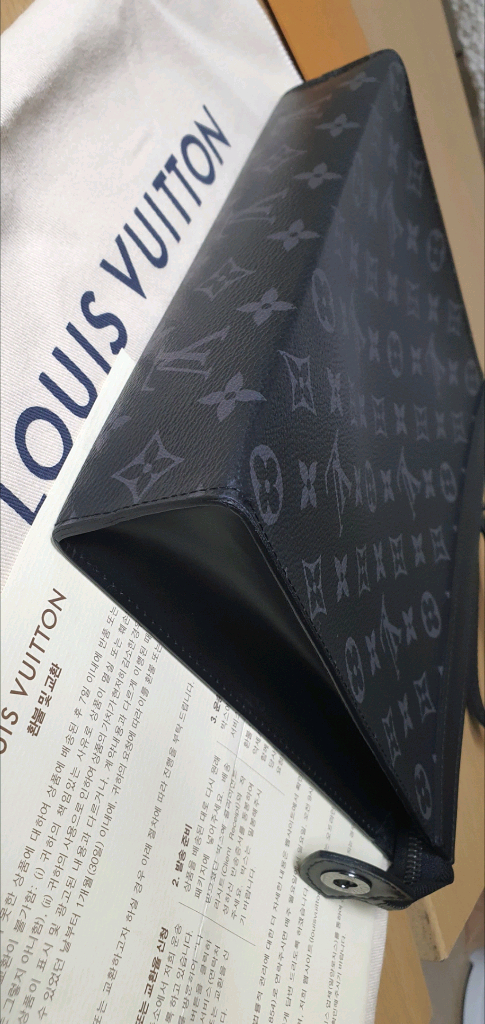 루이비통 포쉐트 보야주MM 클러치백 정품S급(감정O)프라다디올고야드샤넬셀린느보테가생로랑버버리발렌시아가파우치가방--6