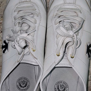 클래식 운동화 데상트 280사이즈입니다 이미지