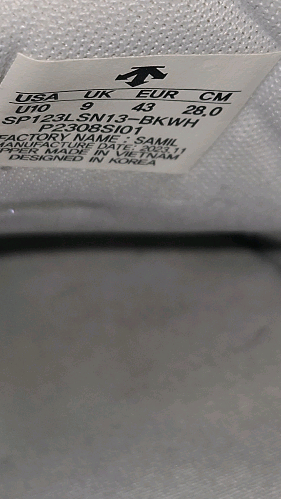 클래식 운동화 데상트 280사이즈입니다 이미지