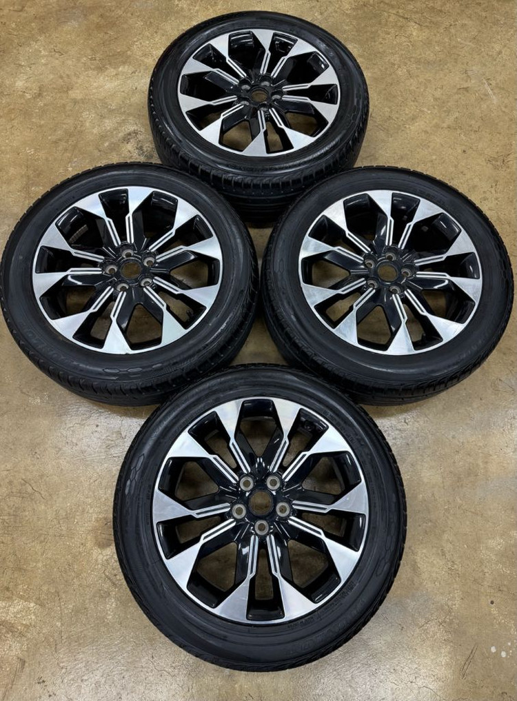 카니발 KA4 19인치 순정휠타이어 팝니다--5