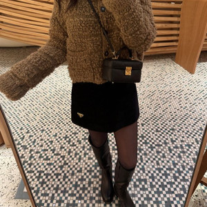 마이아이코 알파카 블렌드 폼폼 니트 점퍼 카멜