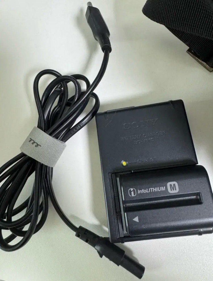 소니 A200 DSLR 카메라 (18-70mm 렌즈) 판매--8