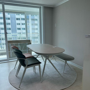 로포텐 밤비 양면 세라믹 식탁 테이블 의자 판매합니다.